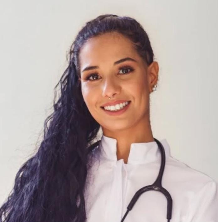 Tainá Santos